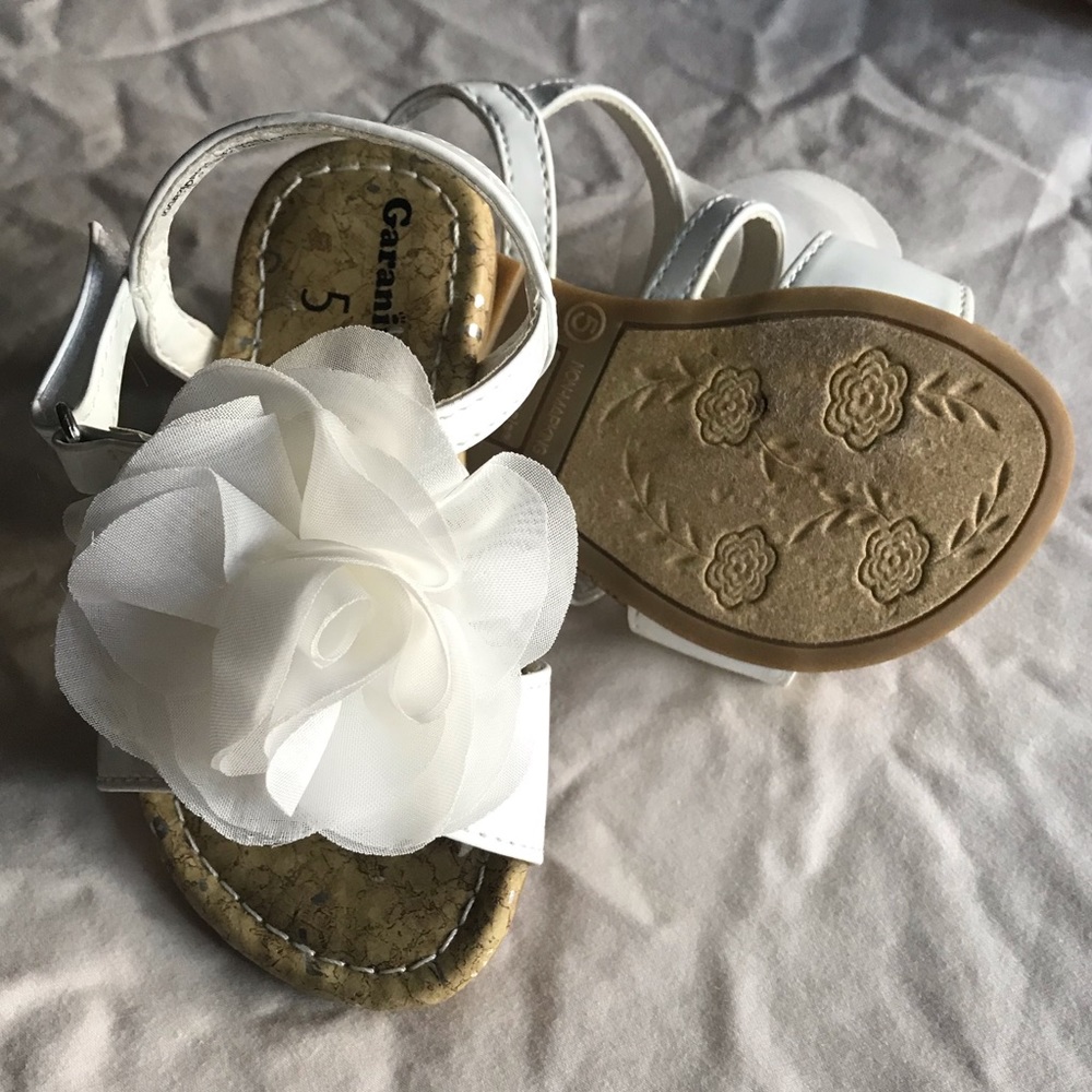 Garanimals sandals sz5 $6 🌟🌟🌟5for$20🌟🌟🌟